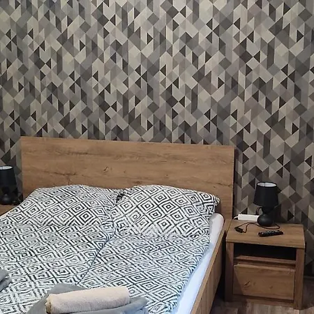 Apartament Lugas *