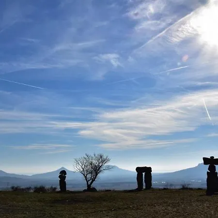 Lugas アパート タポルツァ